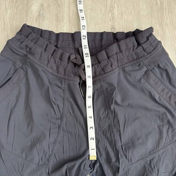 LULULEMON Dance Studio Crop II Unlined Grey/Slate Blue Size 8 EUC - Picture 4 of 7